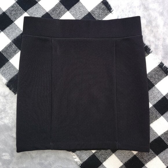 🌸S Black Women's Skirt🌸 - Picture 1 of 3